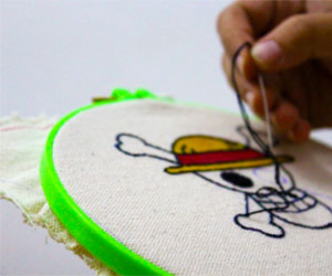 شنط أنمي مطرزة لكل أوتاكو